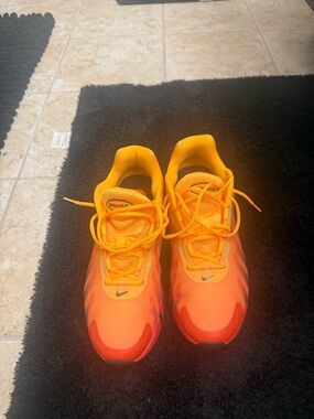 Nike men Orange and Red Gradient Sneakers